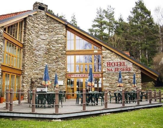 Hotel Na Jezere Horní Planá Bagian luar foto