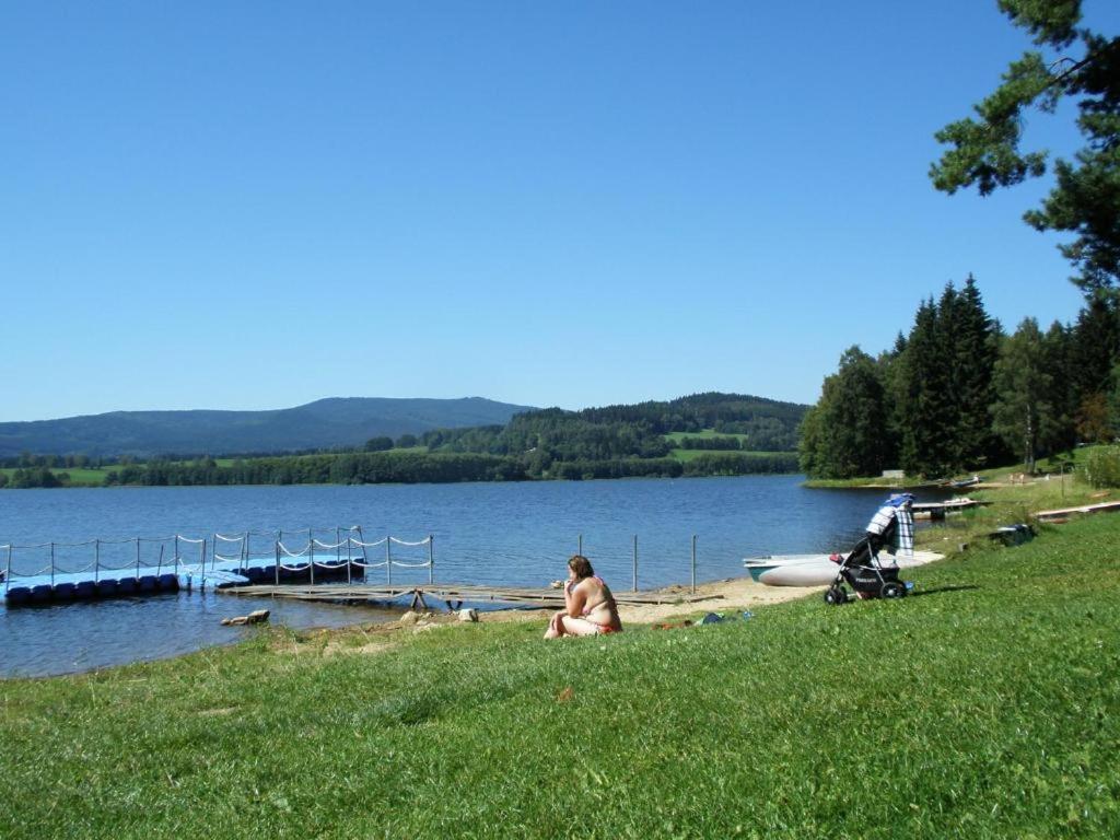 Hotel Na Jezere Horní Planá Bagian luar foto